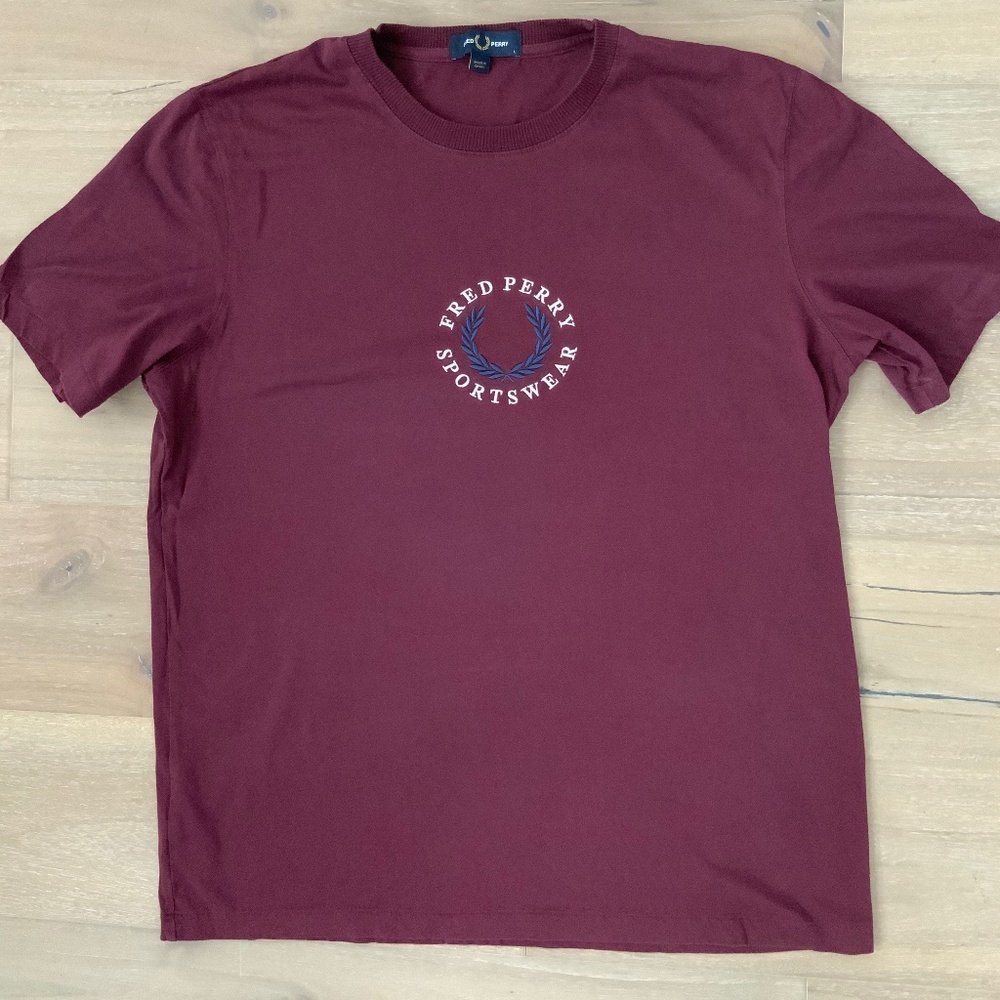 Fred Perry embroidered logo tee Large